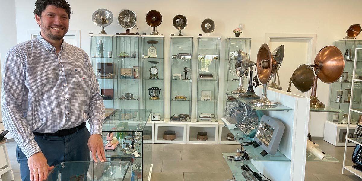 Guillermo García Martínez, CEO de Jata, en el museo René Rovira