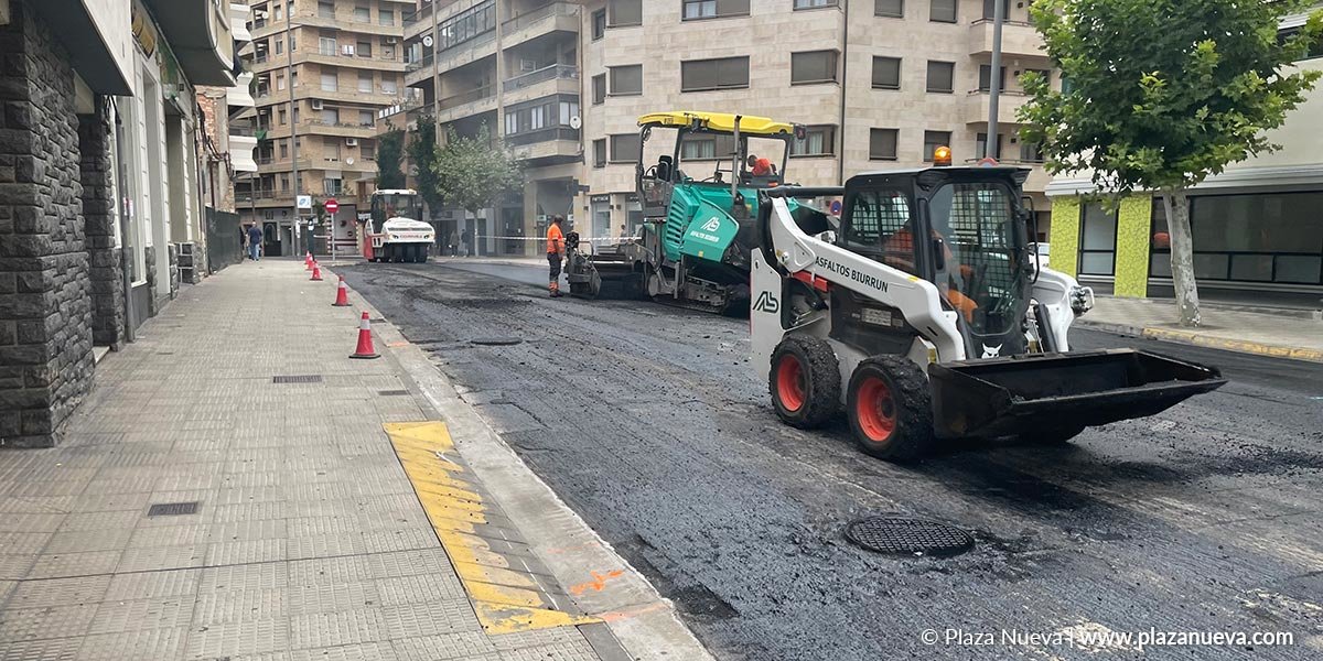 Obras de asfaltado en Juan Antonio Fernández