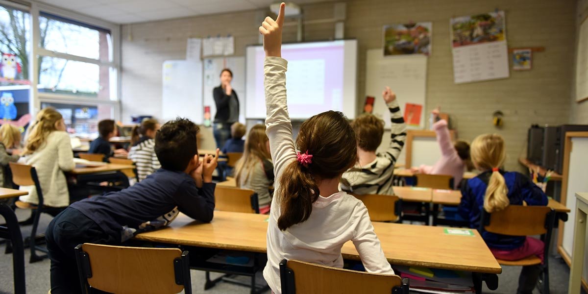 Aulas colegio vuelta al cole niños