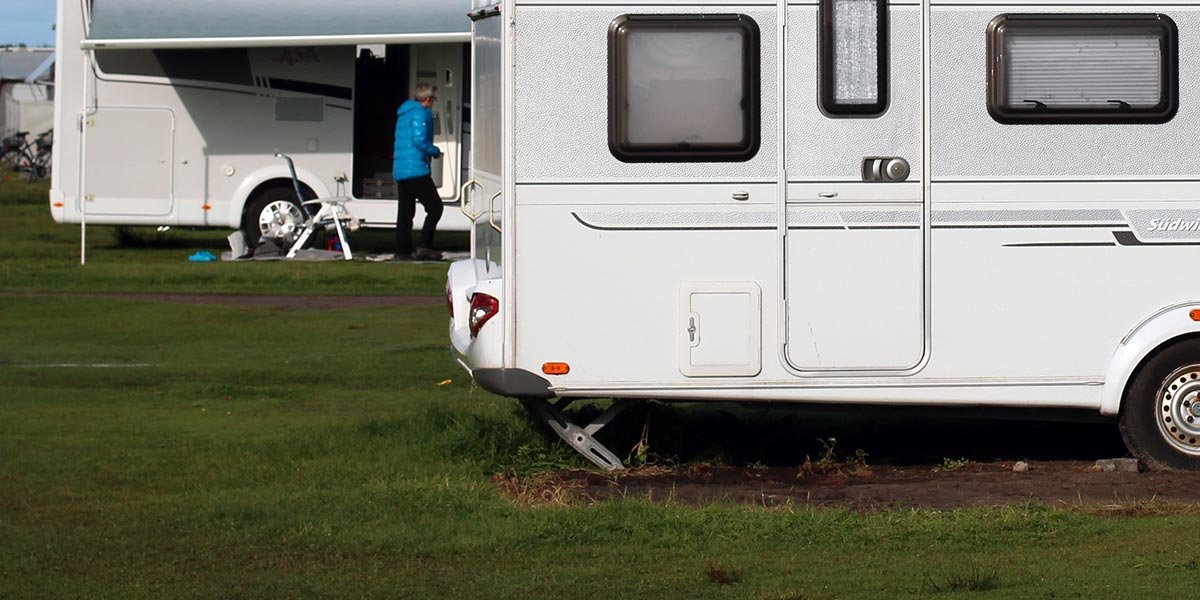 autocaravana caravana camping área de pernocta