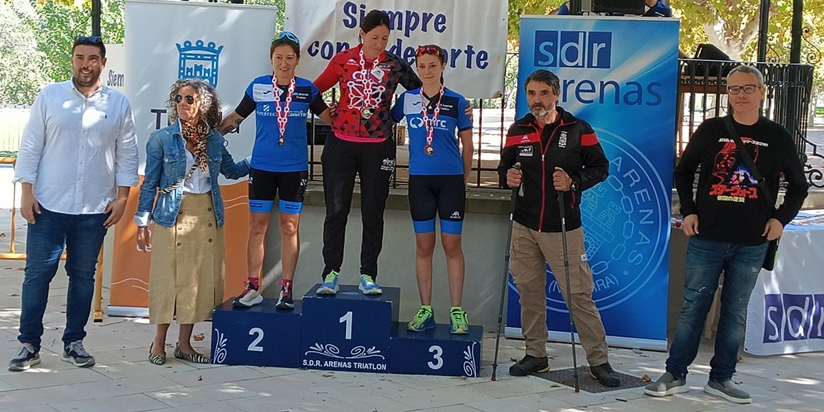 Jessica López e Irati Sicilia (2ª y 3ª clasificadas campeonato navarro de Duatlón Cros)