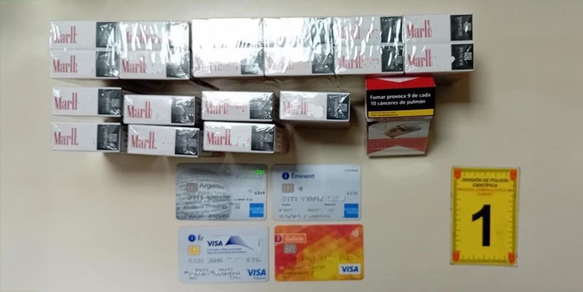 Tarjetas decomisadas y tabaco estafado